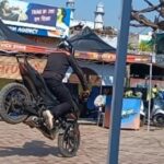 फुलेरा में बजाज का शानदार स्टंट&nbsp; कार्यक्रम आयोजित।