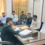 राष्ट्रीय लोक अदालत को लेकर विभिन्न विभागों के अधिकारियों के साथ बैठक।