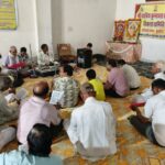 श्री हनुमान जन्मोत्सव आयोजन पर कुमावत समाज ने बुजुर्गों व विद्यार्थियों का किया सम्मान ।&nbsp;