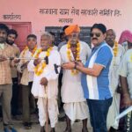 खजवाना गांव में निशुल्क छड़ी (वाकिंग स्टिक) का हुआ वितरण