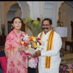 शिष्टाचार मुलाकात: उपमुख्यमंत्री दीया कुमारी से मिले श्रीयादे माटी कला बोर्ड अध्यक्ष प्रहलाद राय टाक। जनहित के मुद्दों पर हुई चर्चा।