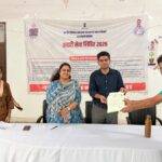 शायरी सेवा शिविर में भावुक हुआ राम प्रसाद छलकीआंखें, 15 वर्ष के इंतजार बाद मिला&nbsp;&nbsp; फ्री-होल्ड पट्टा ।