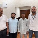 पैंट्री कार में&nbsp; सफर&nbsp; करना&nbsp; पड़ा भारी। टिकट चेकिंग में धरा गया यात्री, मैनेजर पर भी गिरी गाज ।
